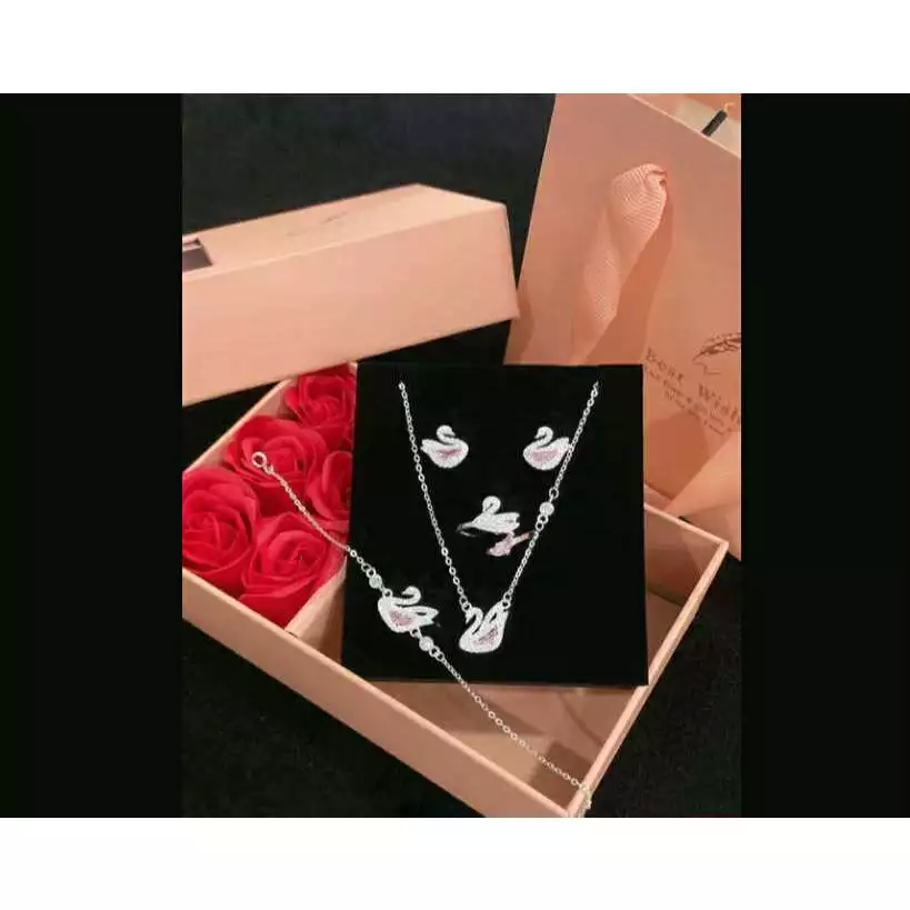 Lắc Tay Bạc 925 Eterna Silver Thiên Nga Đính Đá – Sang Trọng & Tinh Tế